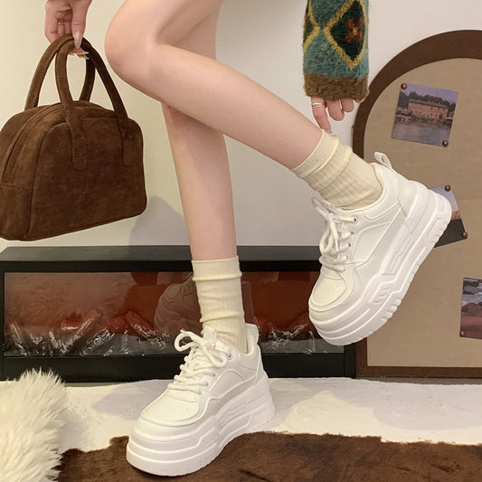 Elevé Platform Sneakers – Lightweight Lift in White